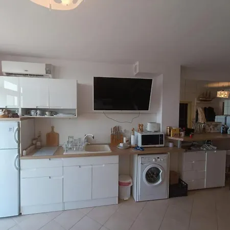 Luxury Penthouse With Outdoor Hot Tub And Panoramic Views *