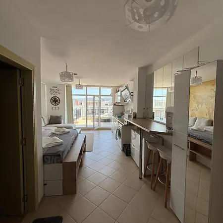 Luxury Penthouse With Outdoor Hot Tub And Panoramic Views * Солнечный берег