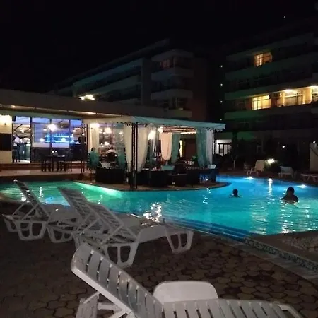 Lägenhet Luxury Penthouse With Outdoor Hot Tub And Panoramic Views Slăntjev Brjag