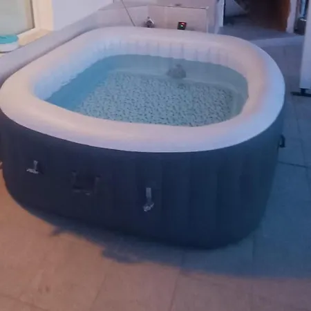 Luxury Penthouse With Outdoor Hot Tub And Panoramic Views Lägenhet *